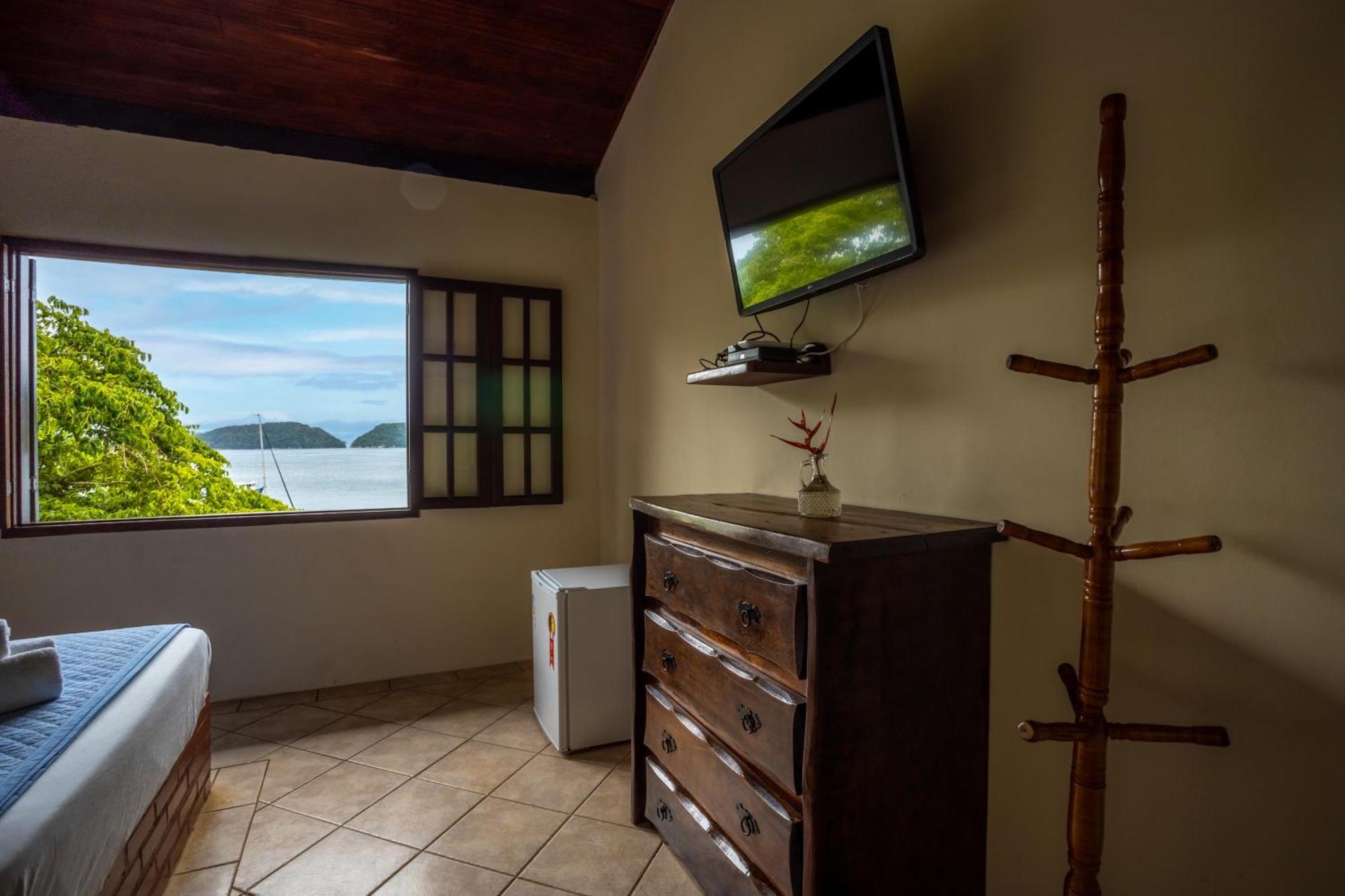 Pousada Cruzoé Praia de Araçatiba Exterior foto